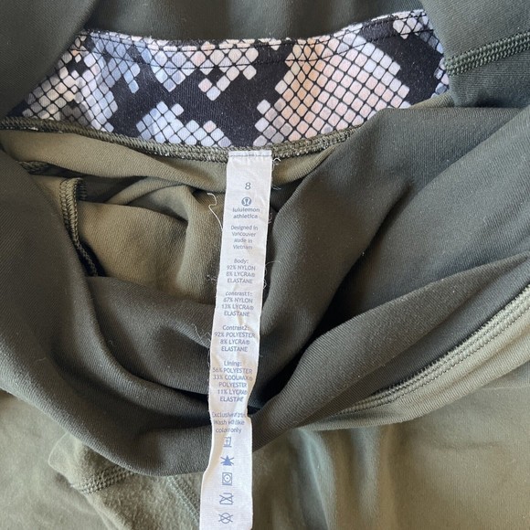 lululemon leggings size 8 Cropped Sunset Salutation Green Animal Print Waist - Picture 8 of 12